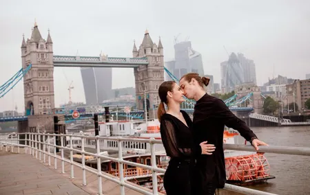 London Tower Bridge PRIVATE professional photoshoot - 120min