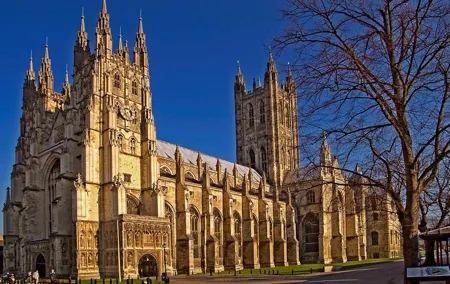 Private Round Trip Transfer from London to Canterbury Cathedral and Leeds Castle