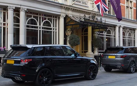 Private Chauffeured Luxury Range Rover at Your Disposal in London Full Day