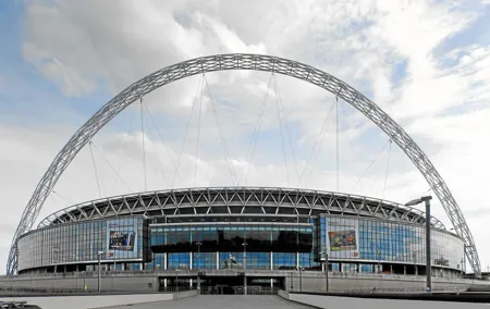 London's Football Stadiums Sightseeing Tour