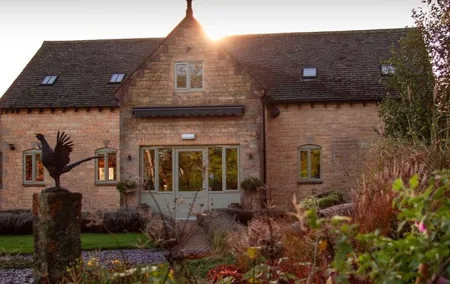 Whisky and Gin Private Tour in the Cotswolds with Driver Guide