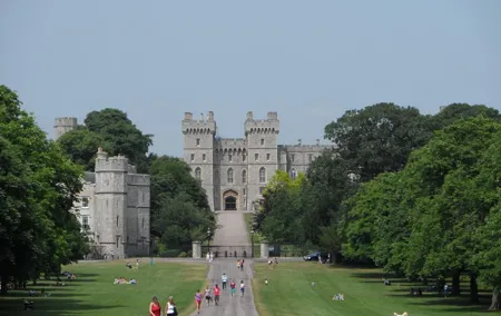 Windsor Castle & Hampton Court Palace: A Royal Saga