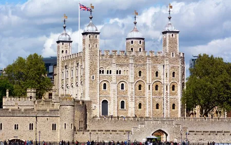 Private Guided Tour: Tower of London Including Tickets & Pickup