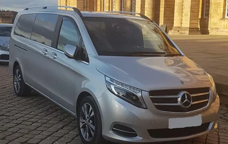 Private Round Transportation: London to London with Stopover at Stonehenge
