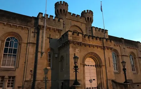 Oxford City Full-Day Private Tour from London