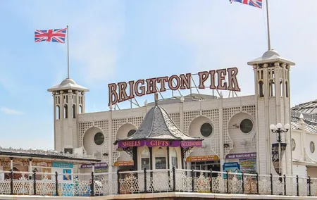 Private Chauffeured Day Trip to Brighton Pier from London in a Luxury Minivan