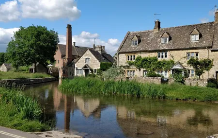 The Charming Cotswolds Private Black Taxi Tour from London