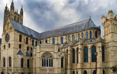 London to Canterbury Leeds Castle and Dover Private Day Trip