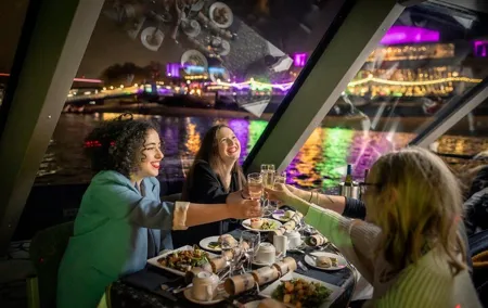 5-Hour New Year's Eve Thames River Dinner Plus Cruise