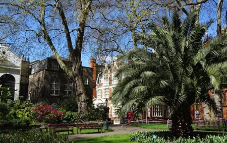 Mayfair, London's famous aristocratic village - Exclusive, Private Walking Tour