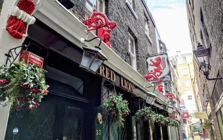 Private Walking Tour: Historic and Hidden Pubs of London
