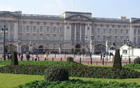 Royal Tour of St James', Parks, Palaces and Royal intrigue