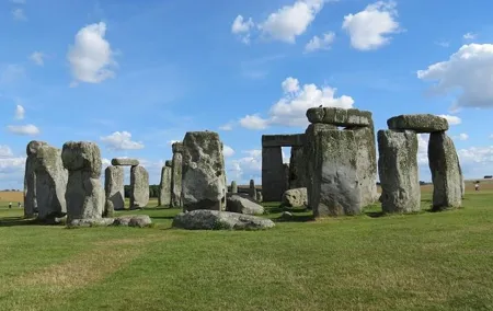 Stonehenge Private Guided Car Tour - Luxury sedan