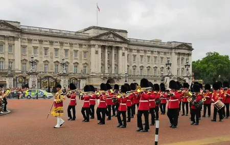 Buckingham Palace tickets and Semi Private Change of the Guard