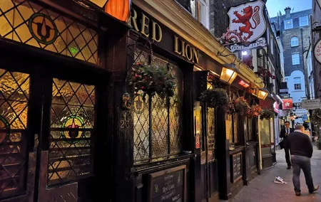 Small Group Covent Garden Historic Pub Tour in London