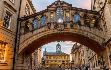 Oxford University Students Private Taxi Transfer to or from Heathrow Airport