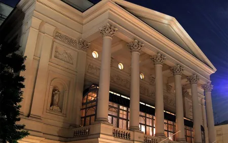 London West End and Royal Opera House Private Walking Tour