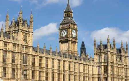 Half Day Private London Tour by Walking and Public Transportation