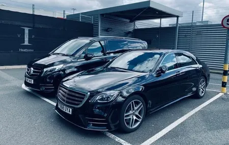 Chauffeur Car Transfer Services from London To Gatwick Airport
