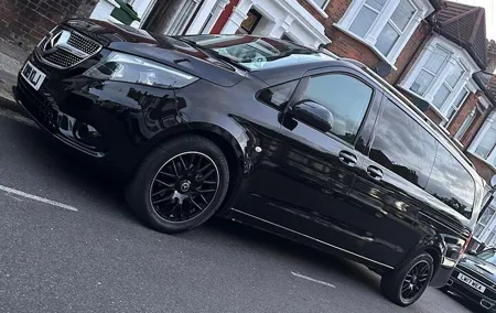 Heathrow Airport to Gatwick Airport Transfers