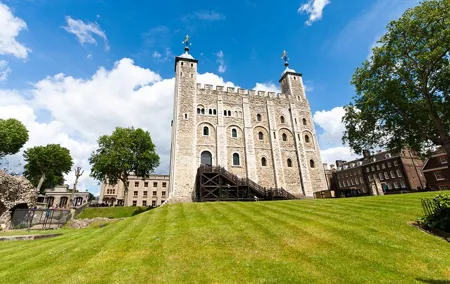 Explore Over 30 Prime London Locations with a Handy App