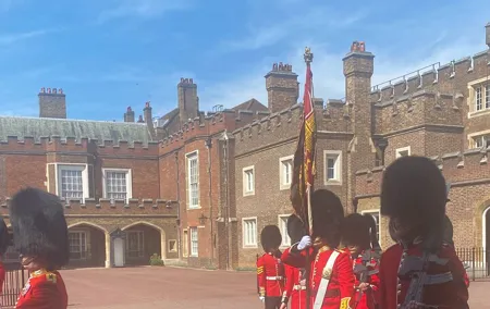 Private Transfer Tour from Heathrow to Central London in a London Black Cab