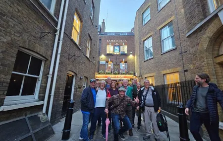 Pub Crawl and Sing along London Experience
