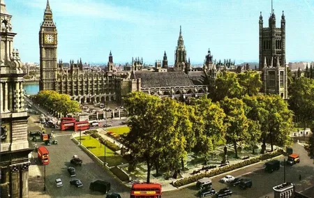 Private Self-Guided Audio City-Tour in London