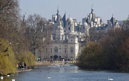 St James' & Mayfair - Private Tour of London's Royal & Aristocratic Villages