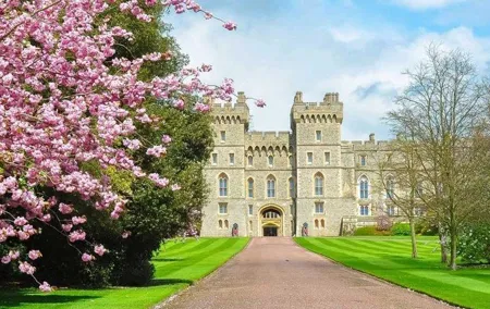 Private driver tour Windsor, Eton & Hampton Court