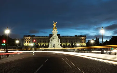 Histories that Haunt: Self-Guided London Tour with Where Now