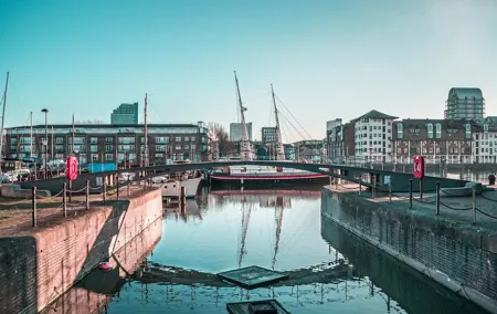 East End Docklands London: Exploration Game and Tour