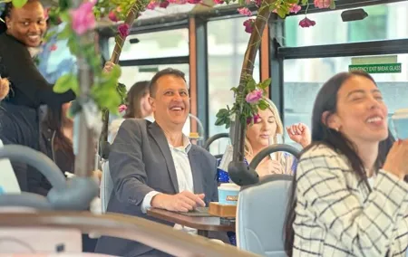 London Indian High Chai Panoramic Bus Tour