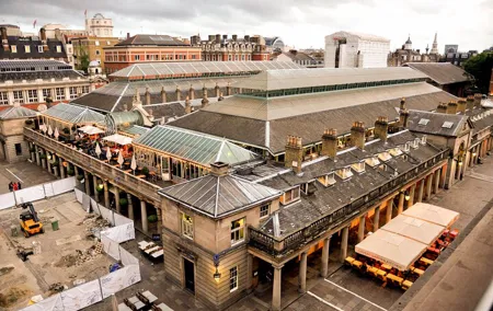 Private Royal Tour of London including The Crown's Landmarks with Local Guide