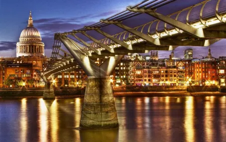 Heathrow Layover: Private Walking Full or Half Day London Tour