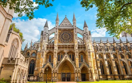 Top Churches of London Private Walking Tour with a Guide