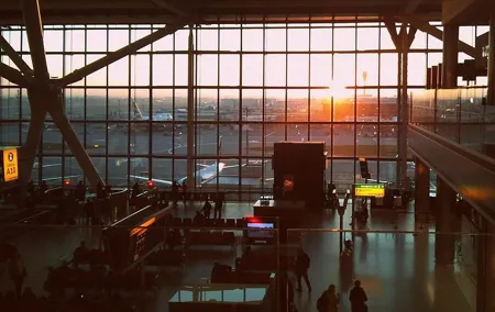 Private ONE WAY transfer from/to airports from/to London