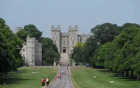 Windsor Castle Stonehenge Private Tour from London with Passes
