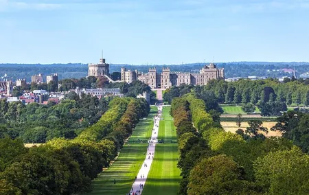 Private Tour to Stonehenge, Salisbury and Windsor from London