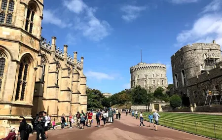 The Crown Netflix TV London and Windsor Castle Full Day Private Tour