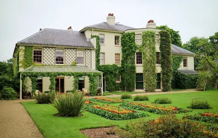 Darwin's Down House Discovery Private Day Trip from London