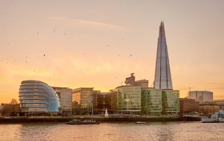 Four Centuries of Entertainment on London's South Bank: A Self-Guided Audio Tour