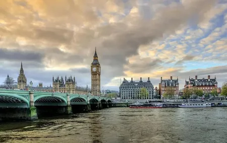 Traditional London 3 Hour Walking Tour of Westminster