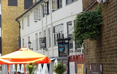 Southwark - an exclusive private walking tour full of surprises!