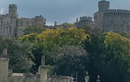 Luxury Private Vehicle Day Hire:London to London Stopover Windsor and its Castle