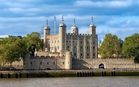 Tower of London and Crown Jewels private guided tour