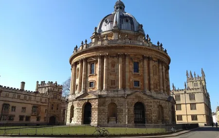 Private Oxford Tour Transport and Entry Included