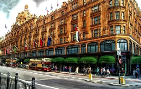 Private Shopping Tour in London in a Luxury Vehicle
