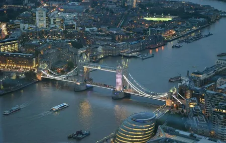 London Bridges at Night Private Illuminated Tour