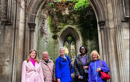 London Hidden Gardens Taxi Tour